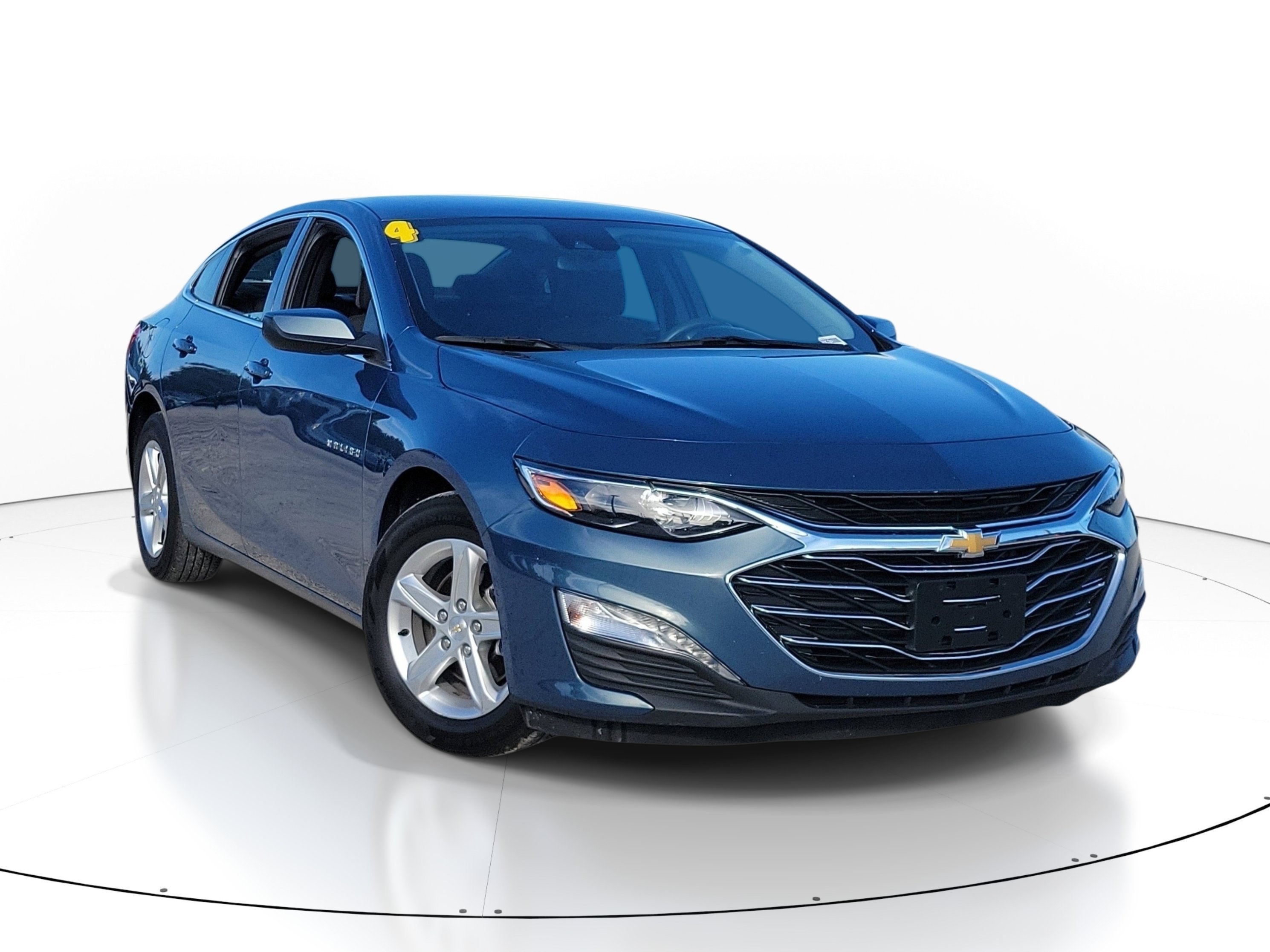 Used 2024 Lakeshore Blue Metallic Chevrolet LT image 1