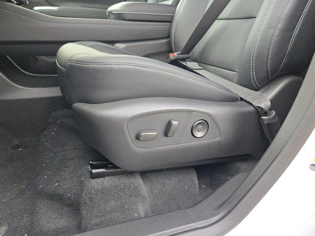 2026 Chevrolet Traverse LT - Photo 25
