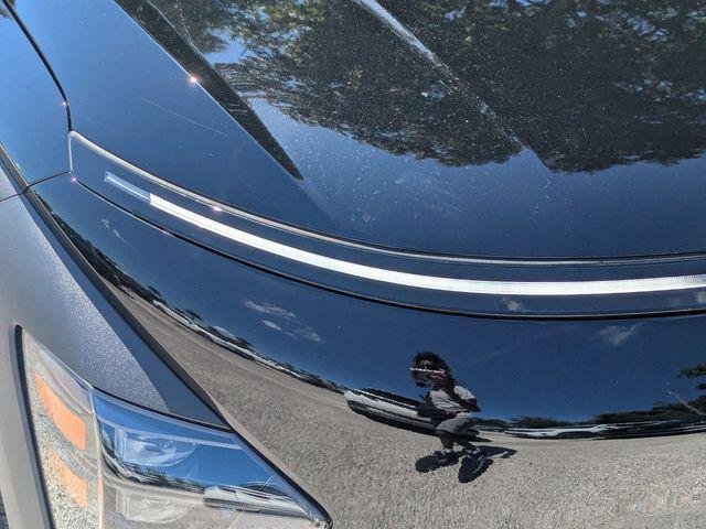 New 2026 Black Hyundai SE FWD image 9