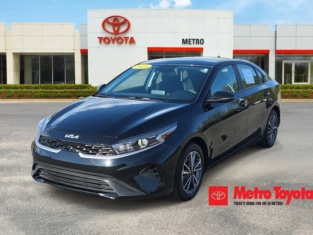 2023 Kia Forte LXS AT's photo