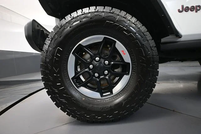 Used 2019 White Jeep Unlimited Rubicon image 14
