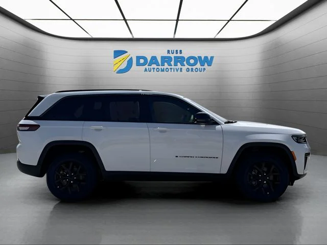 New 2026 Bright White Clear-Coat Exterior Paint Jeep Altitude image 6