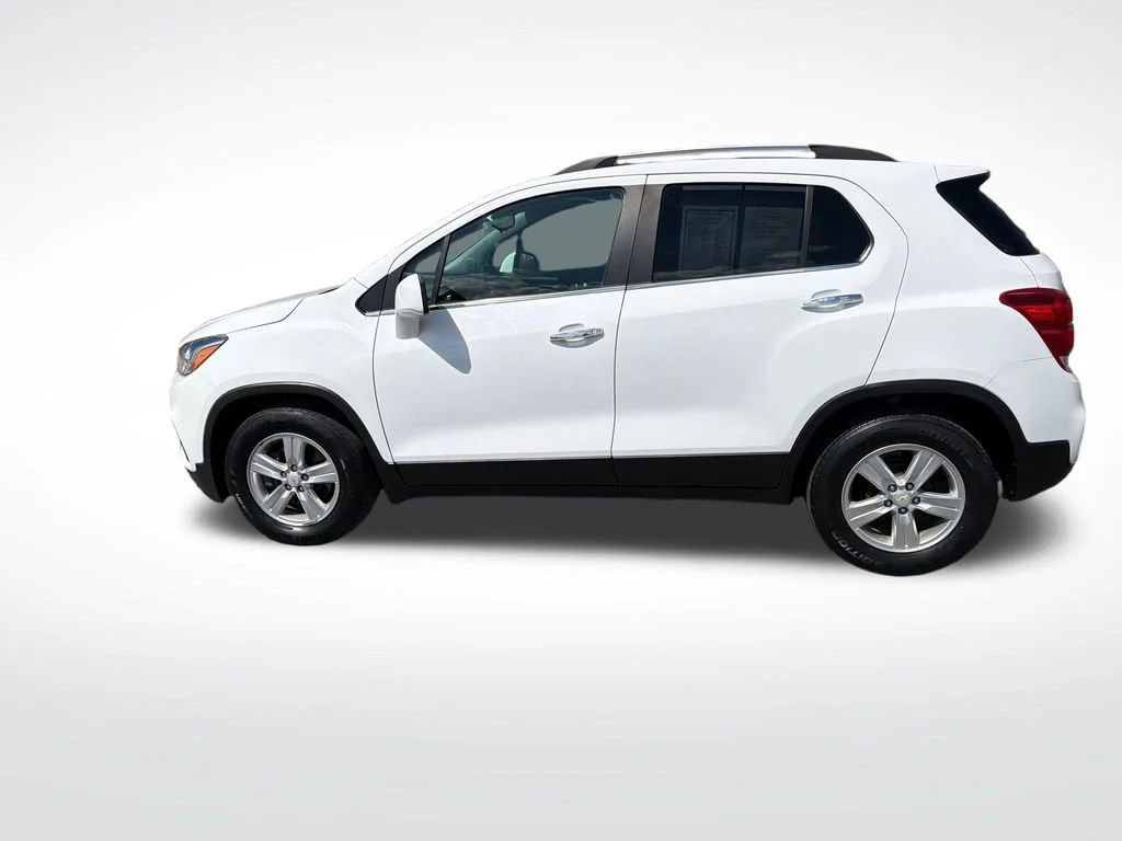 Used 2019 Chevrolet Trax LT with VIN KL7CJLSB5KB830410 for sale in Clinton, MI