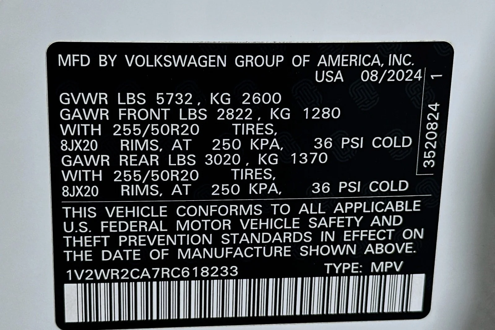 Used 2024 Pure White Volkswagen 2.0T SE w/Technology image 25