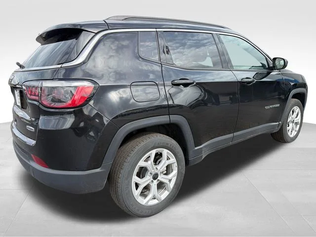 Used 2025 Black Jeep  image 7