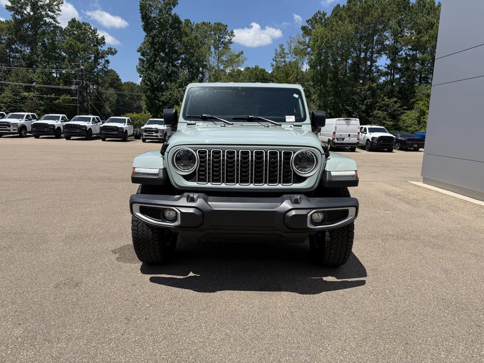 Used 2024 Earl Clearcoat Jeep Sahara image 2