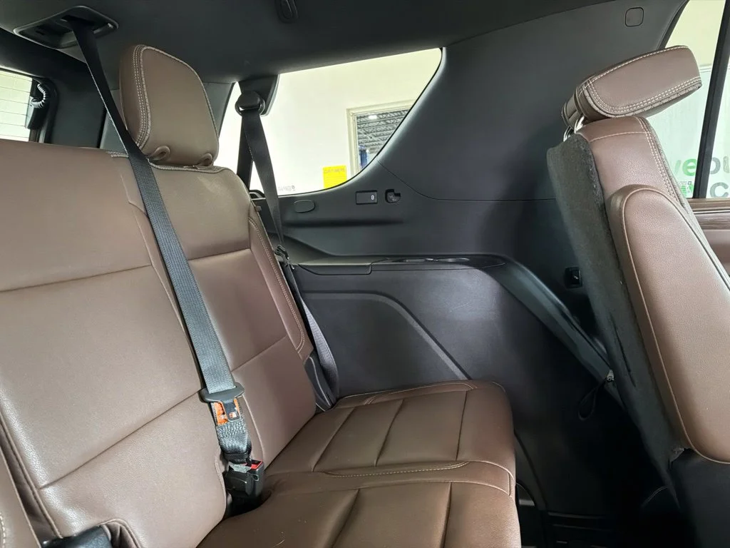 Used 2022 White Chevrolet High Country image 30