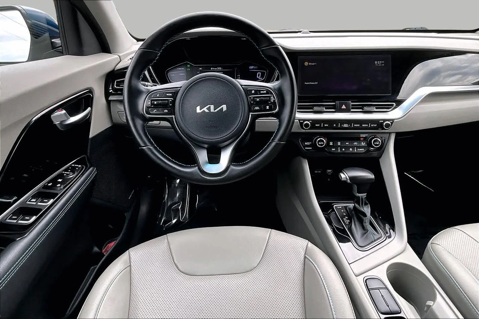 Pre-Owned 2022 Kia Niro Touring SE