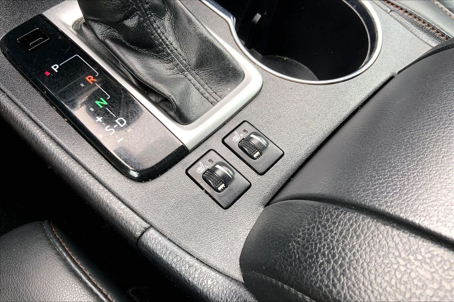Used 2019 Celestial Silver Metallic Toyota XLE image 34