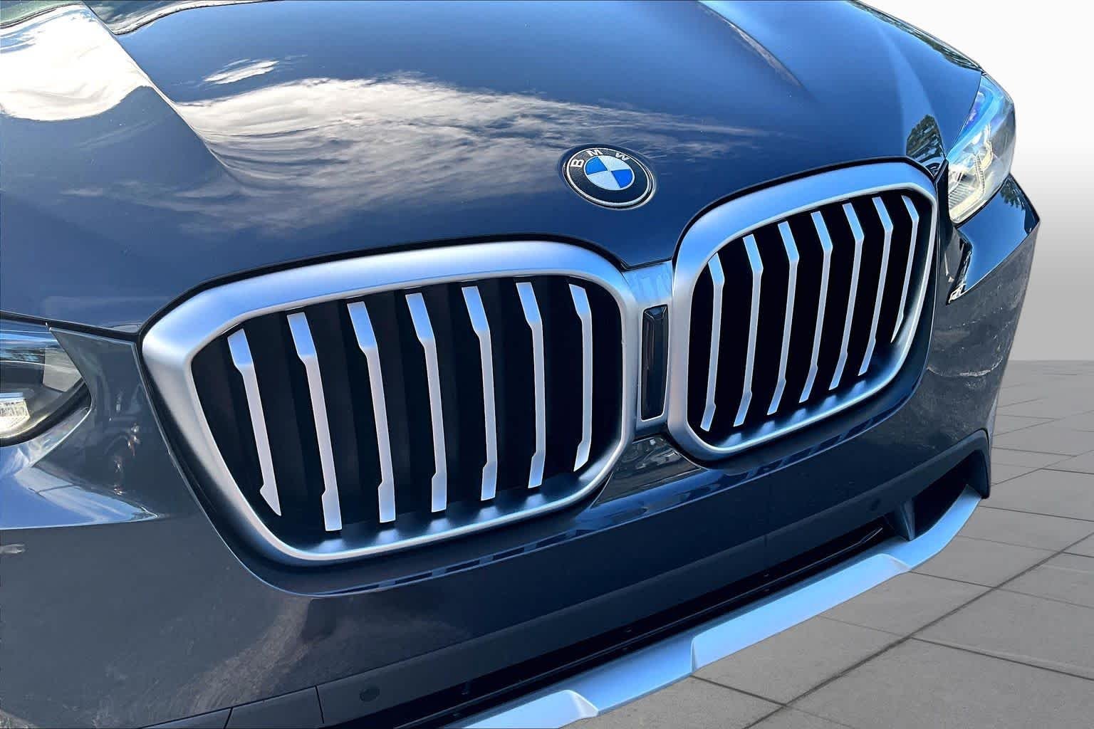 Used 2023 Dark Graphite Metallic BMW sDrive30i image 29