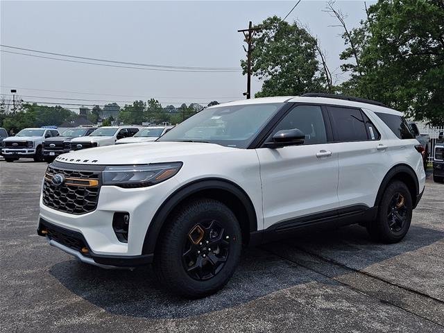 New 2026 Star White Metallic Tri-Coat Ford Tremor® image 22