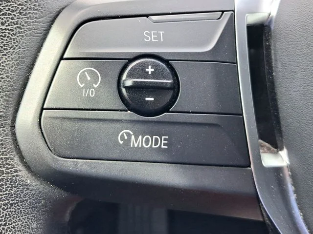 Used 2024 White BMW xDrive28i image 18