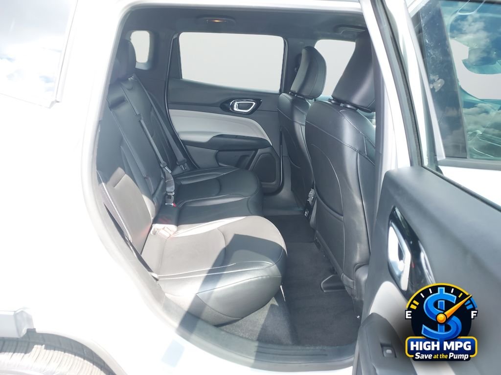 Used 2025 Silver Jeep Limited image 26