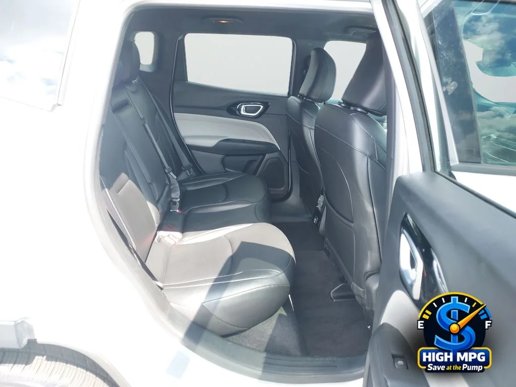 Used 2025 Silver Jeep Limited image 26