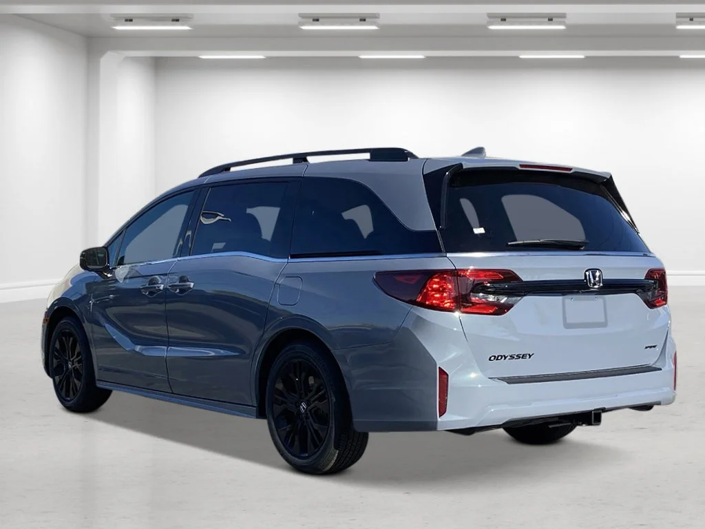 New 2027 Sonic Gray Pearl Honda Sport-L image 2