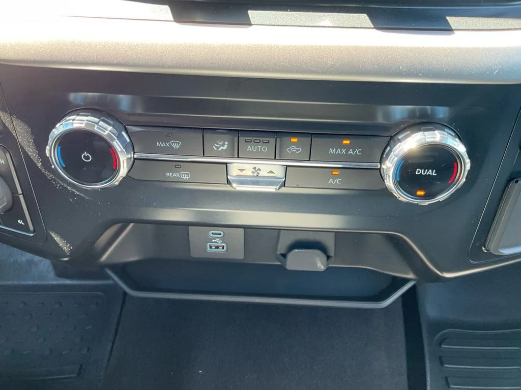 Used 2022 White Ford XLT image 22