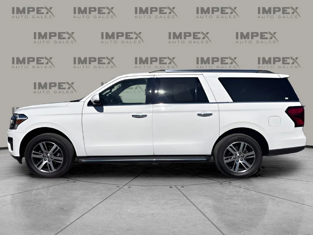 Used 2023 White Ford Limited image 2