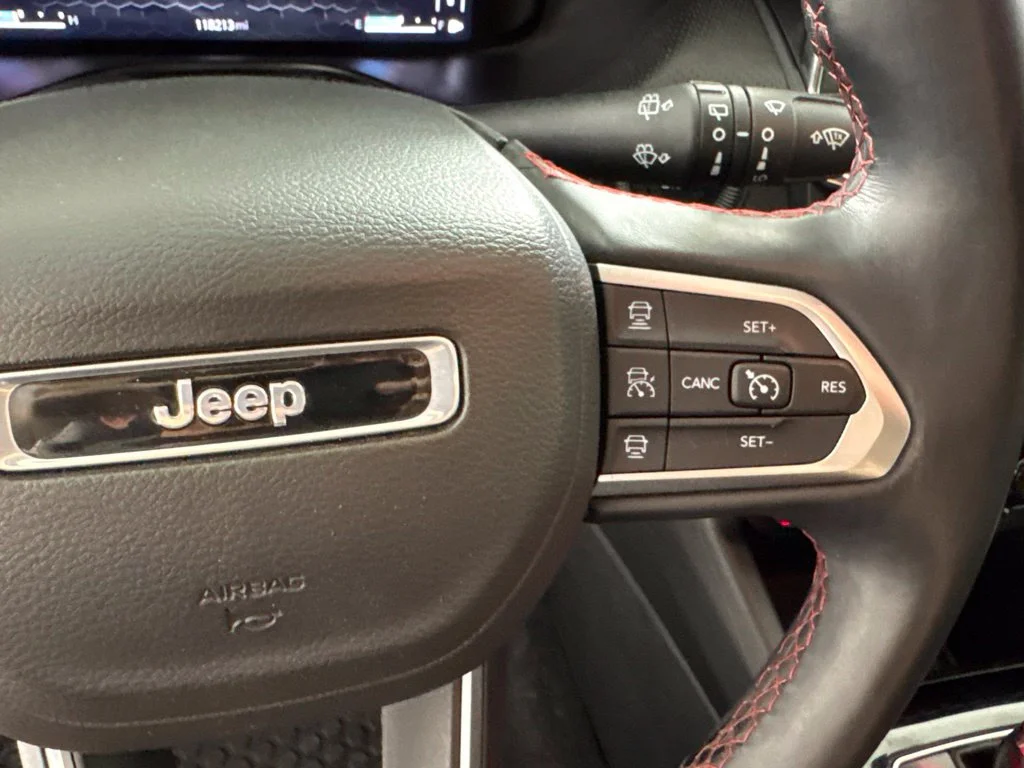 Used 2022 Silver Jeep Trailhawk image 29
