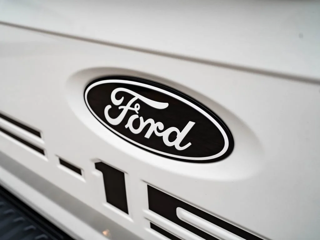 Used 2024 Star White Metallic Tri-Coat Ford LARIAT image 18