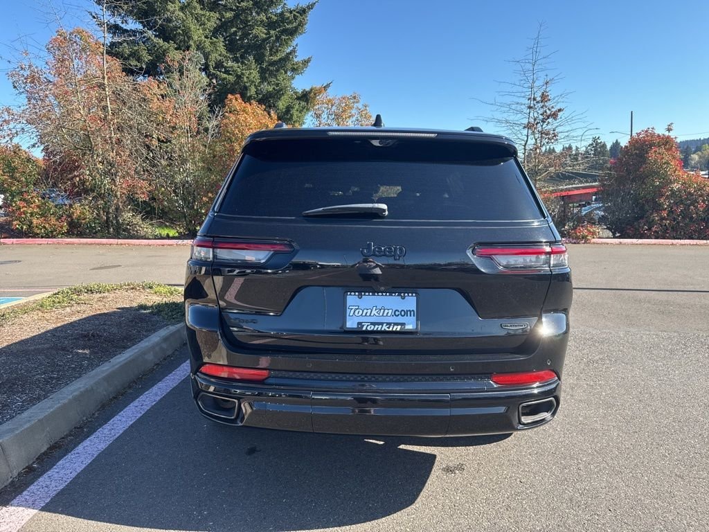 Used 2024 Black Jeep Summit image 6