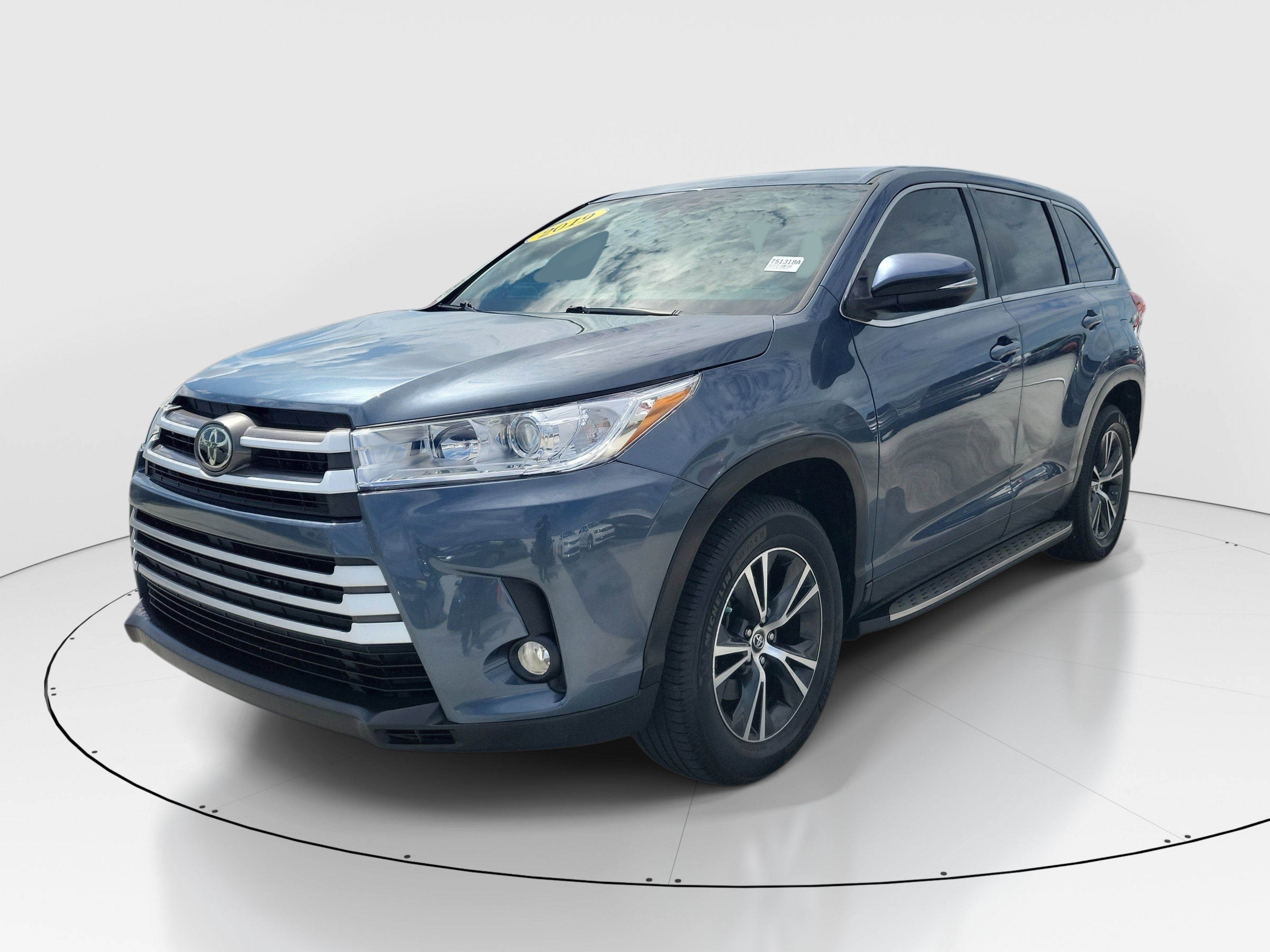 Used 2019 Shoreline Mist Toyota LE Plus image 3