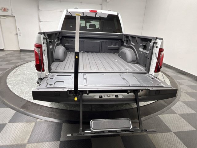 Used 2024 Oxford White Ford XLT image 35