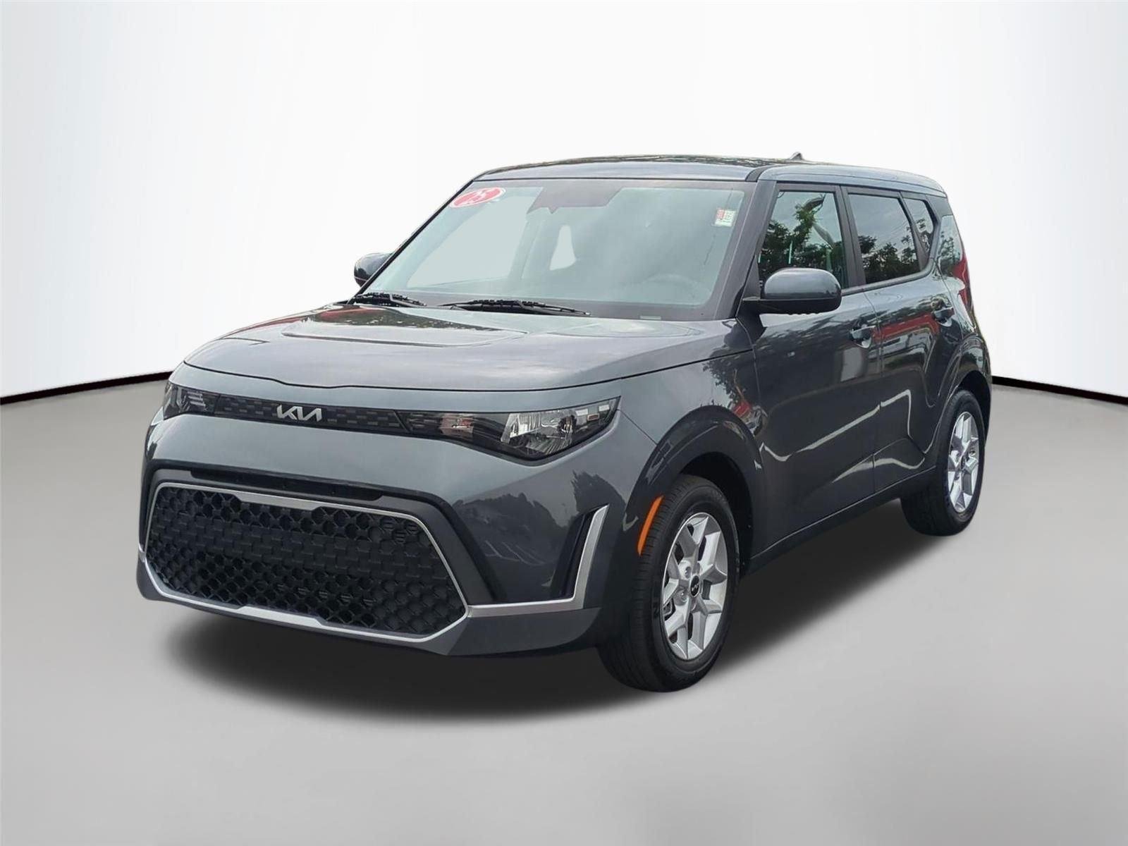 Used 2025 Gravity Gray Kia LX image 1