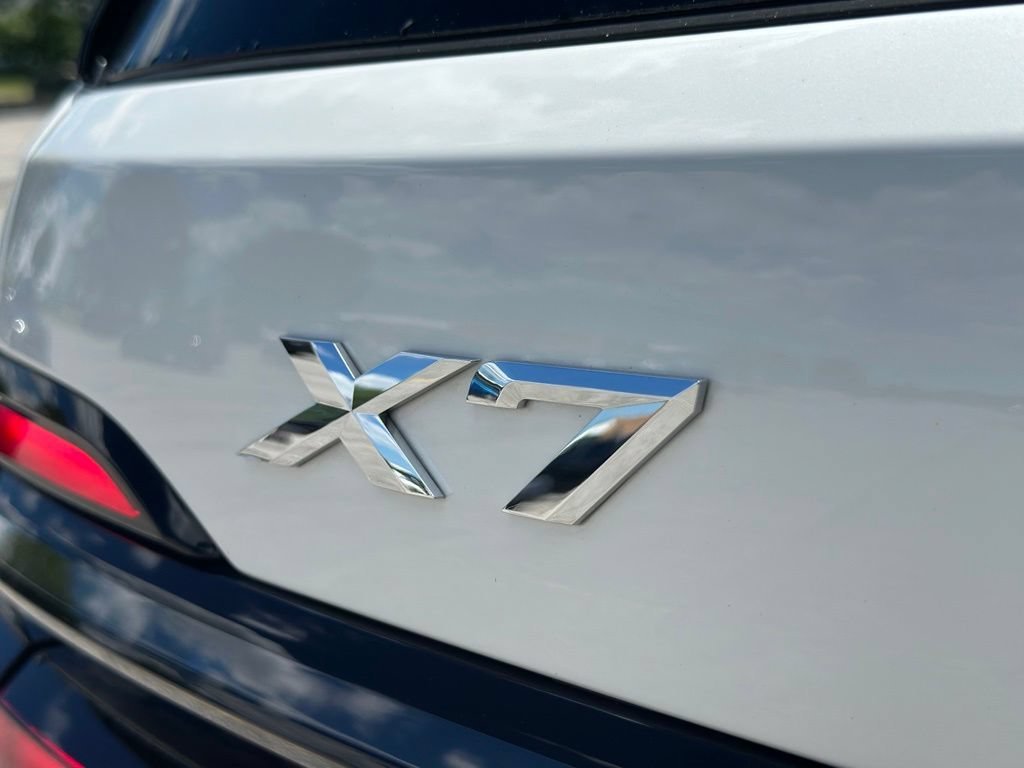 New 2026 Mineral White Metallic BMW xDrive40i image 14