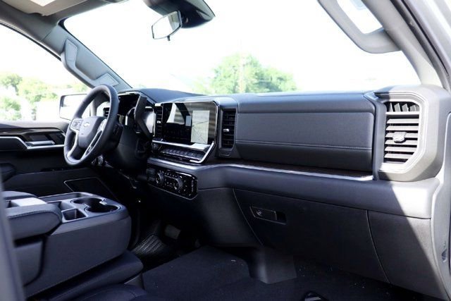2026 Chevrolet Silverado 1500 LT - Photo 13