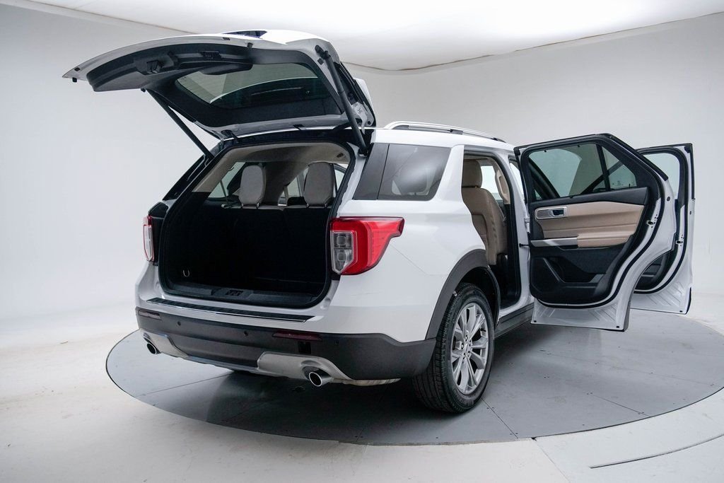 Used 2023 White Ford Limited image 21
