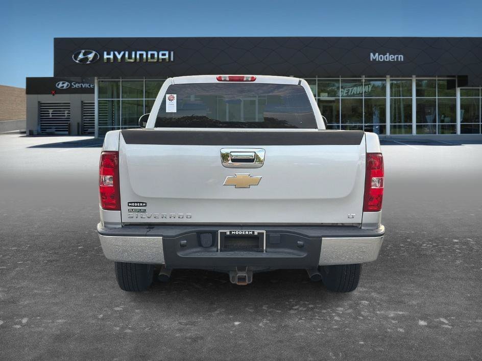 Used 2010 Sheer Silver Metallic Chevrolet LT image 5