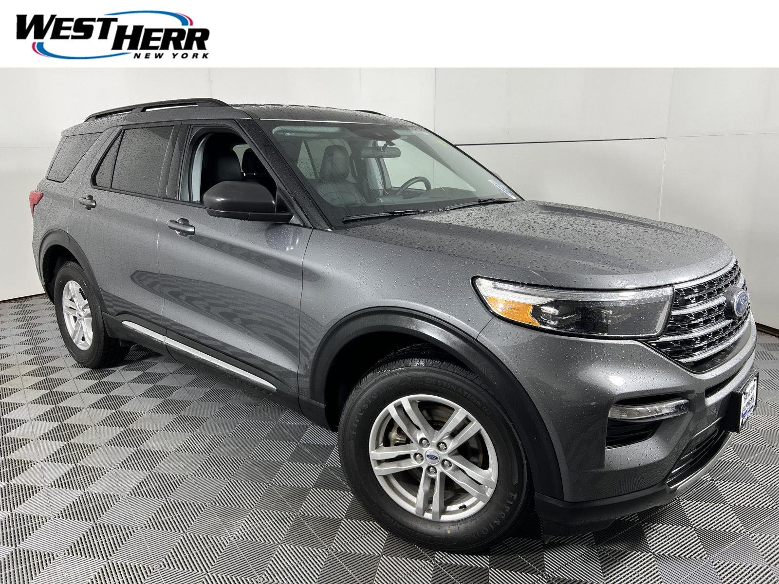 Used 2023 Gray Metallic Ford XLT image 1