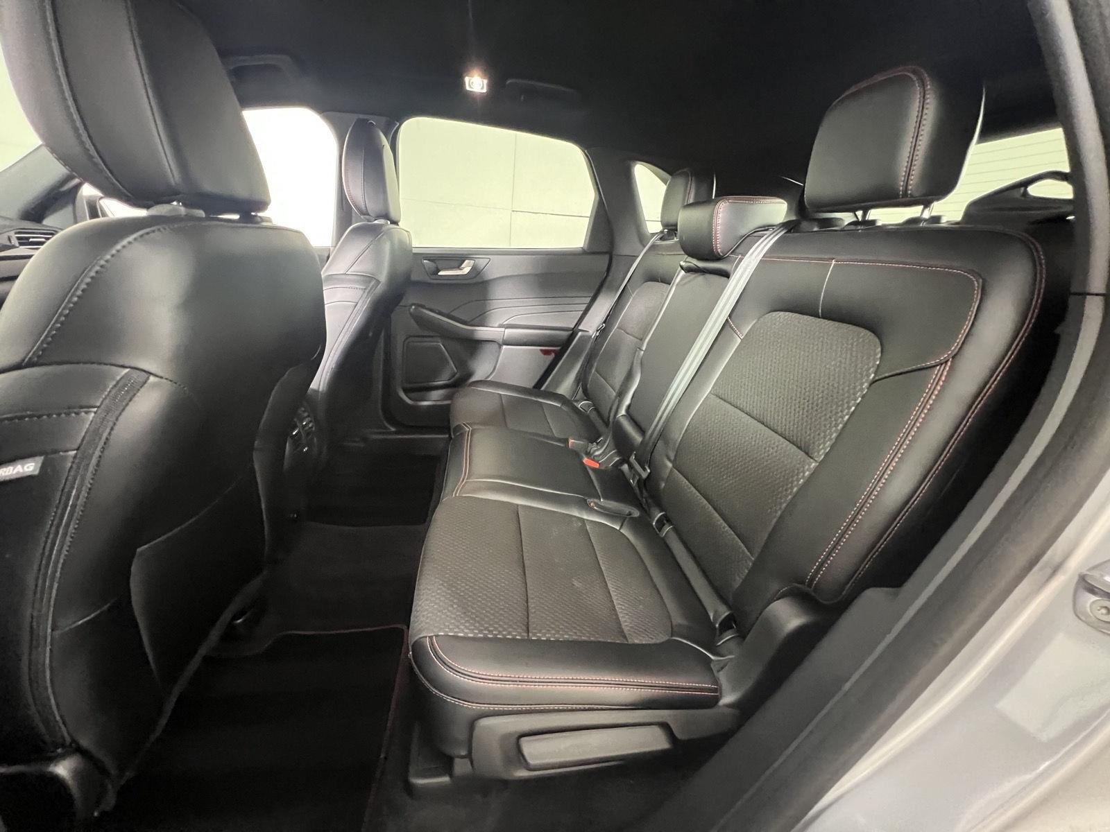 Used 2023 Iconic Silver Ford ST-Line image 22