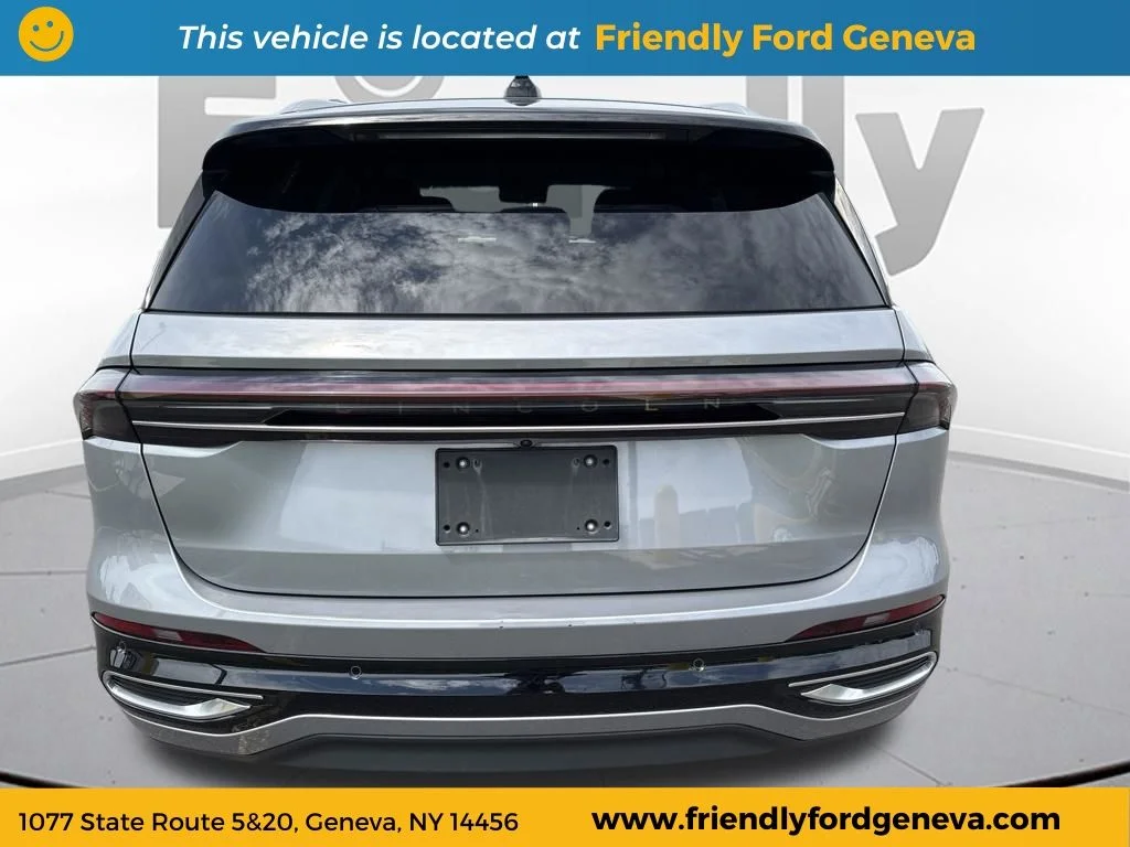 Used 2024 Gray Metallic Lincoln Reserve image 31
