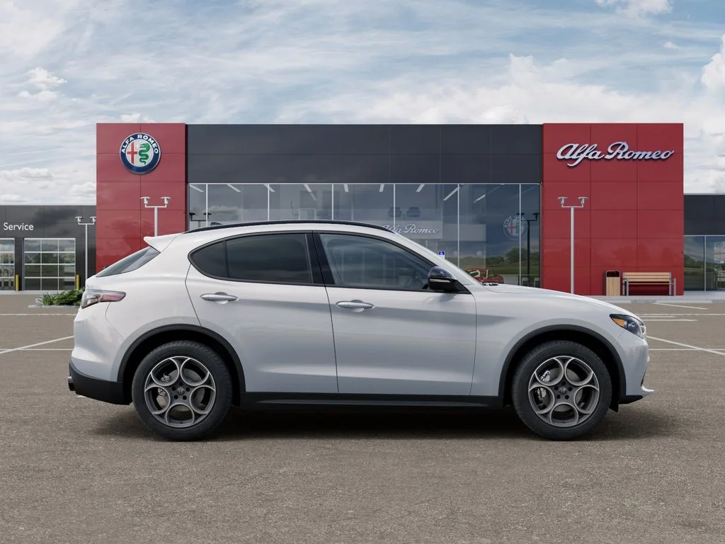 New 2026 Moonlight Gray Metallic Exterior Paint Alfa Romeo Sprint image 21