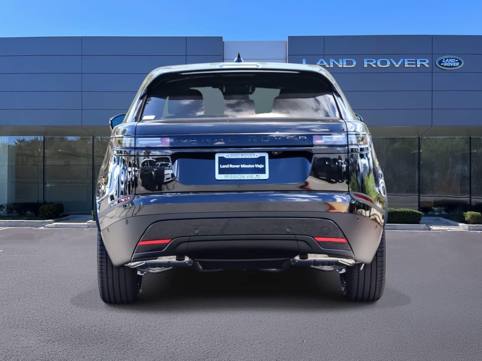 New 2026 Santorini Black Land Rover S image 5
