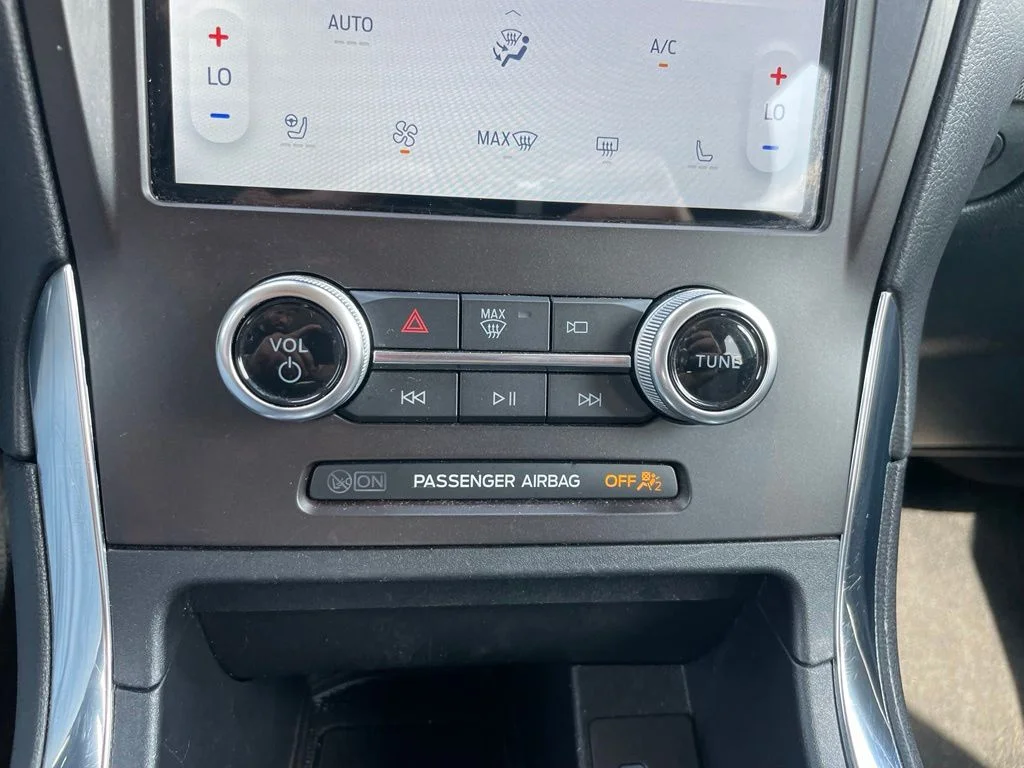 Used 2021 Black Metallic Ford Titanium image 11