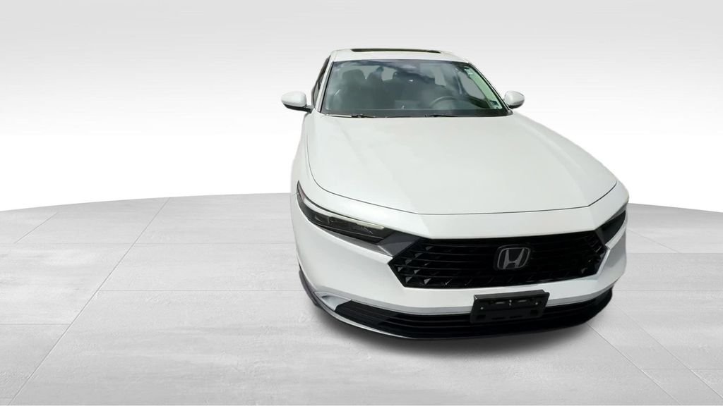 Used 2023  Honda EX image 8