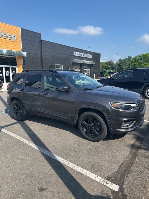 Used 2020 Gray Jeep Altitude image 1