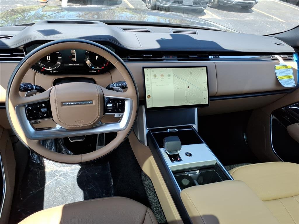 New 2026 Charente Grey LAND ROVER SE image 6