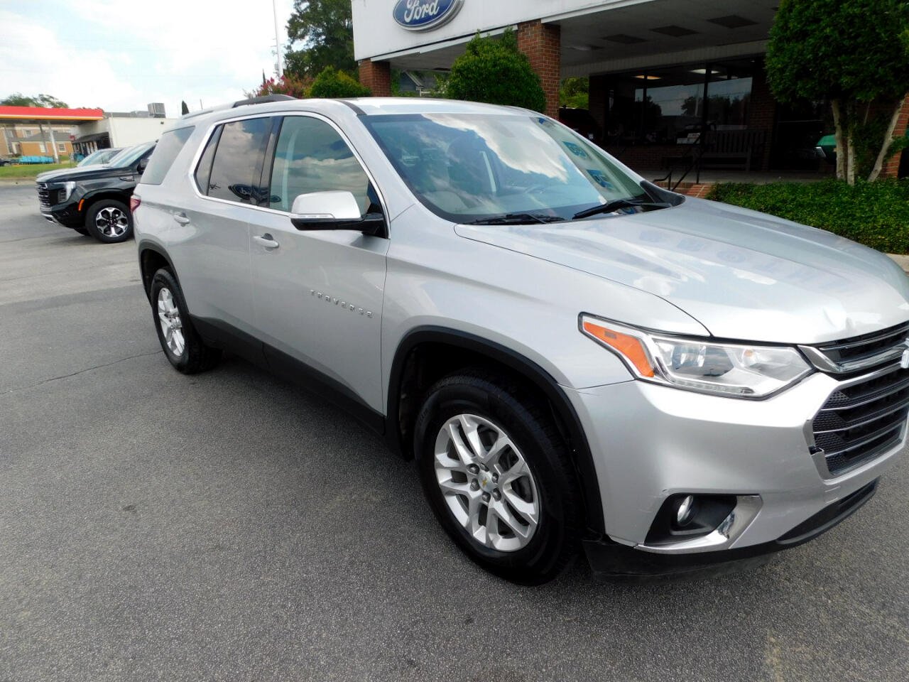 Used 2018 Chevrolet Traverse 1LT with VIN 1GNERGKW1JJ257953 for sale in Hawkinsville, GA
