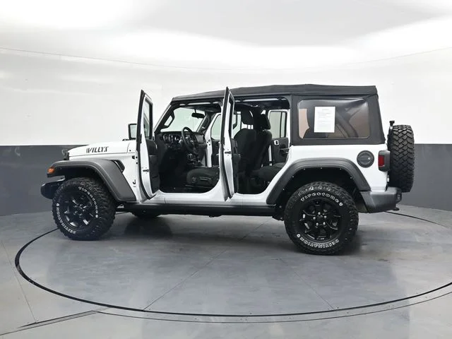 Used 2022 White Jeep Unlimited Willys image 34