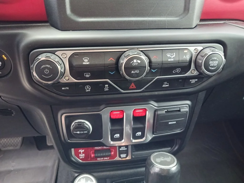 Used 2021 Gray Jeep Rubicon image 24