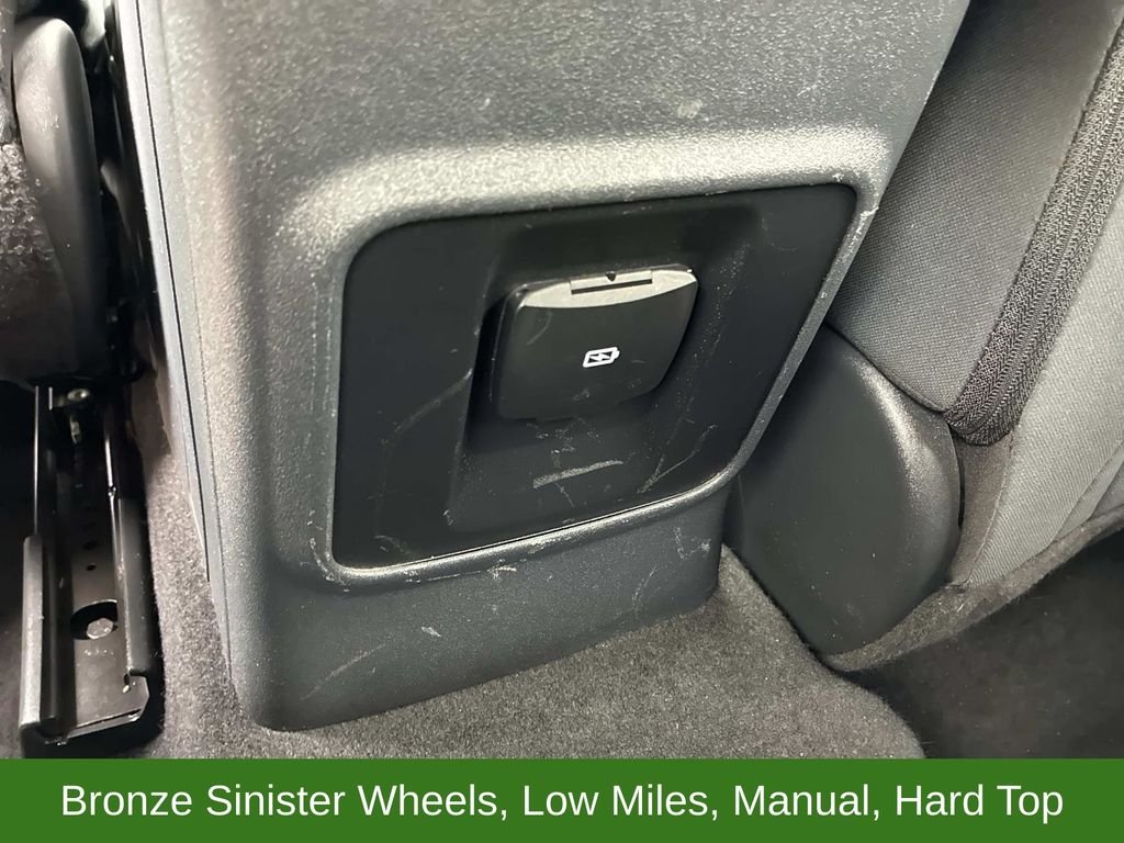 Used 2022 Green Ford  image 17