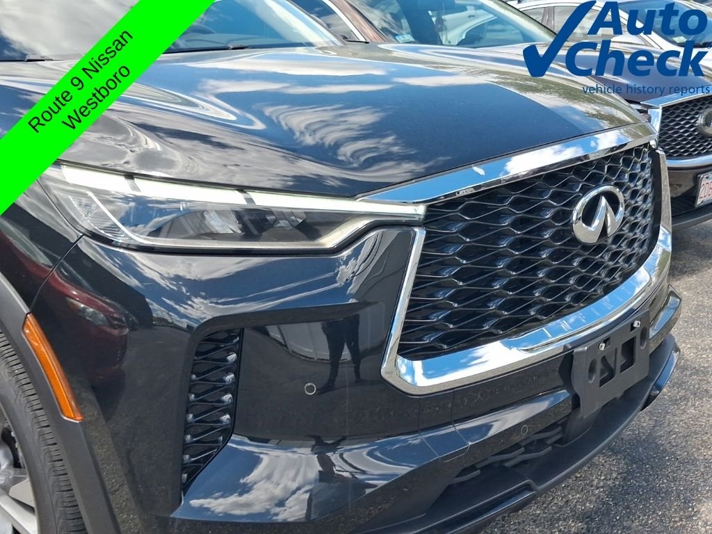 Used 2023 Black INFINITI LUXE image 4