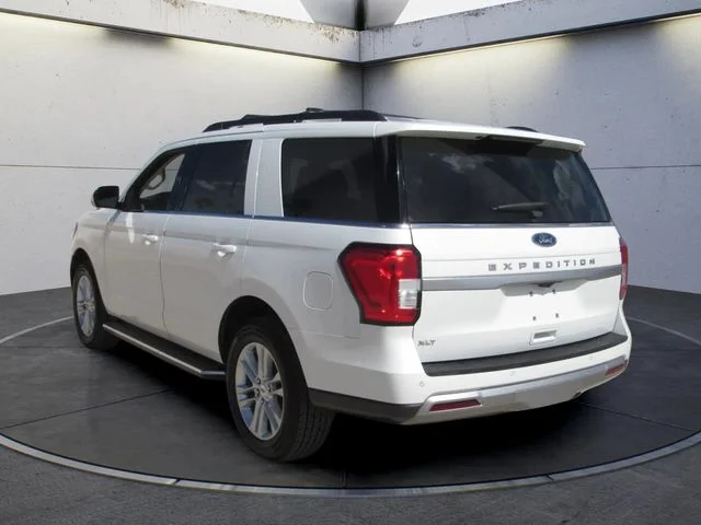 Used 2022 White Metallic Ford XLT image 6