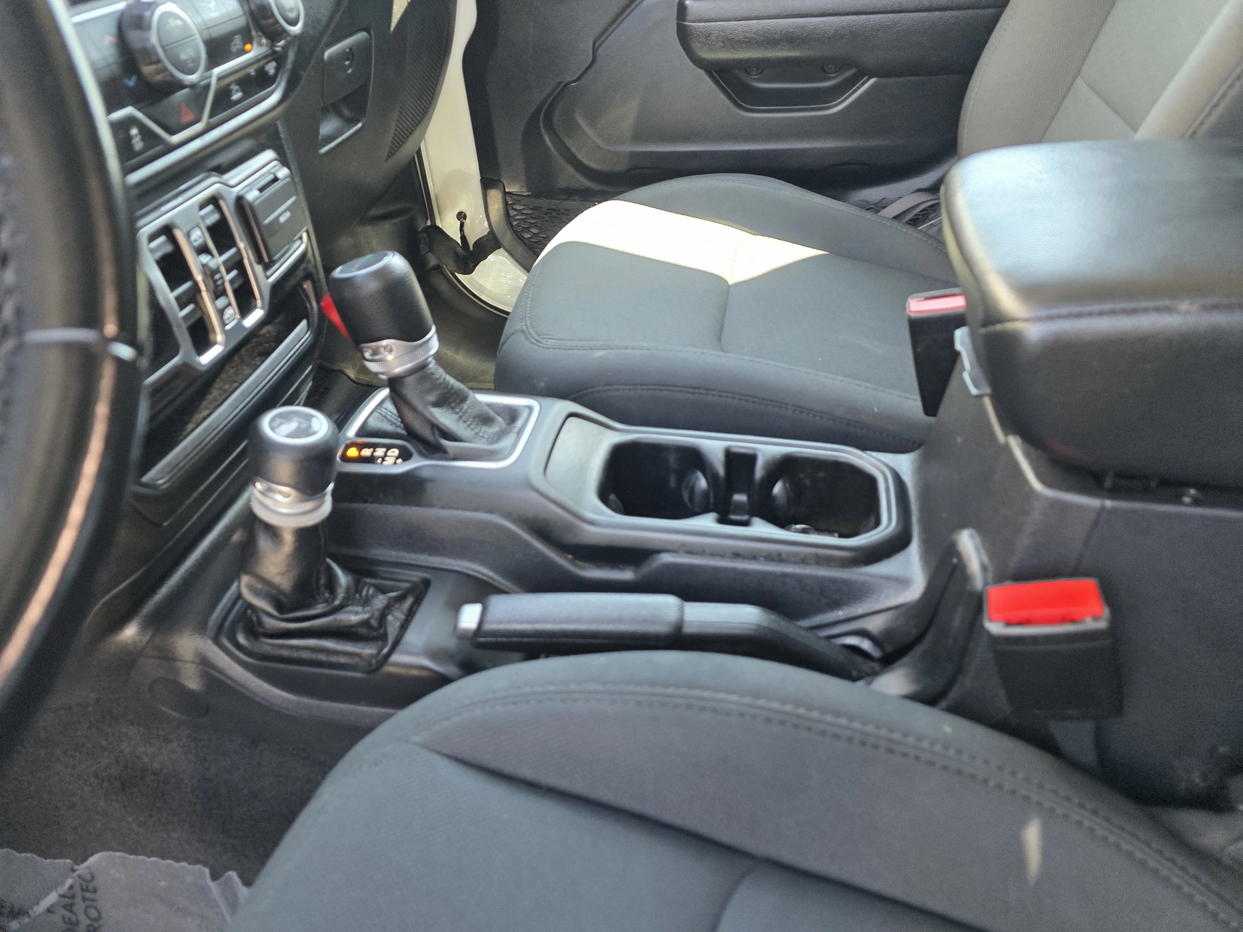 Used 2022 Bright White Clearcoat Jeep Sport image 12