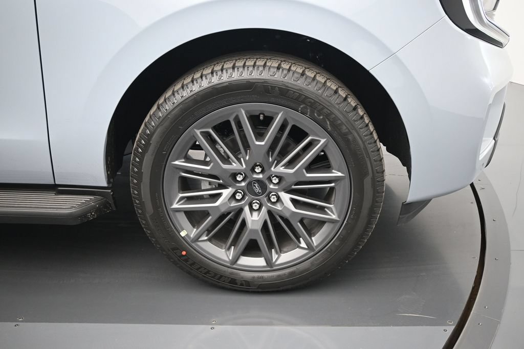 New 2026 Glacier Gray Metallic Tri-Coat Ford Platinum image 25