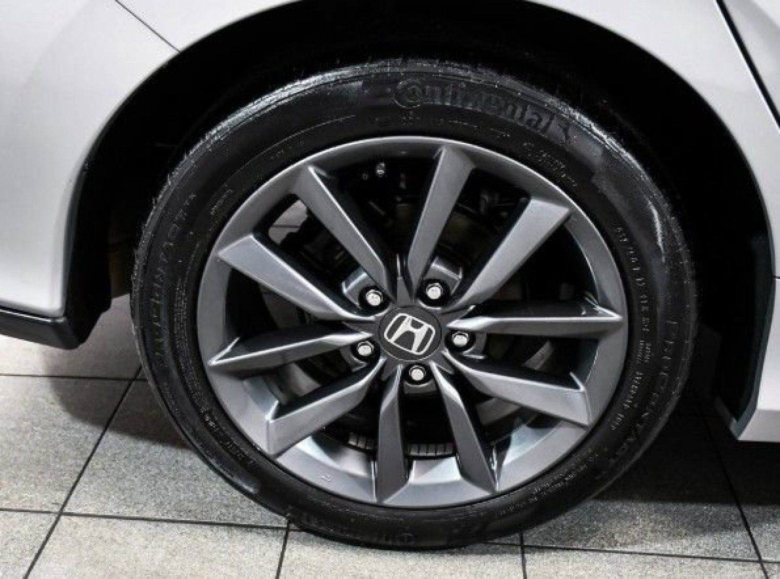 Used 2021 Lunar Silver Metallic Honda EX image 2