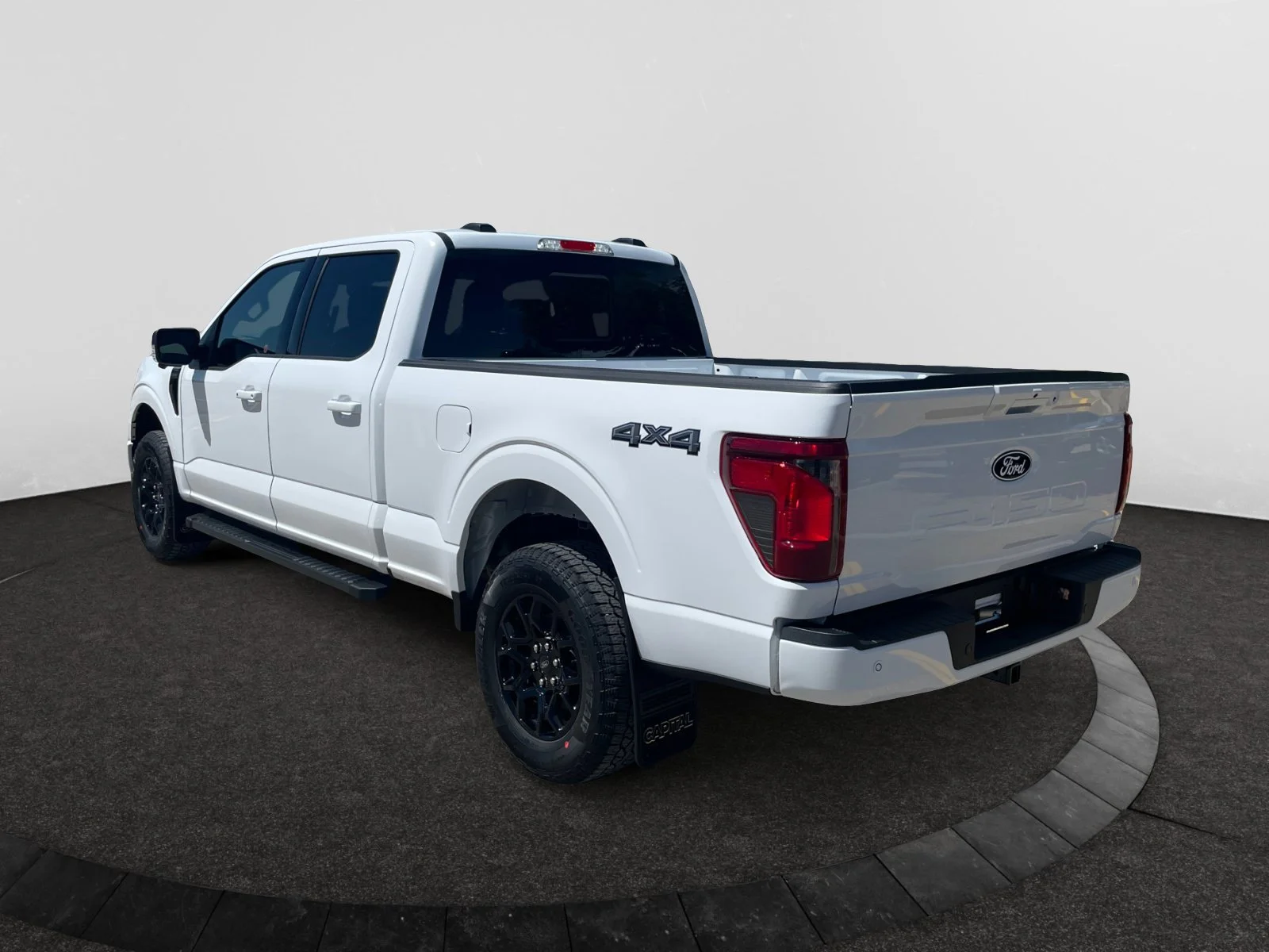 New 2026 Oxford White Ford XLT image 3